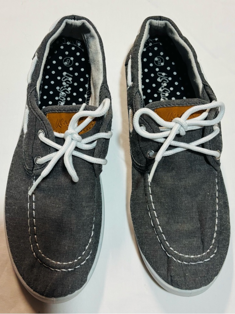 Casual canvas